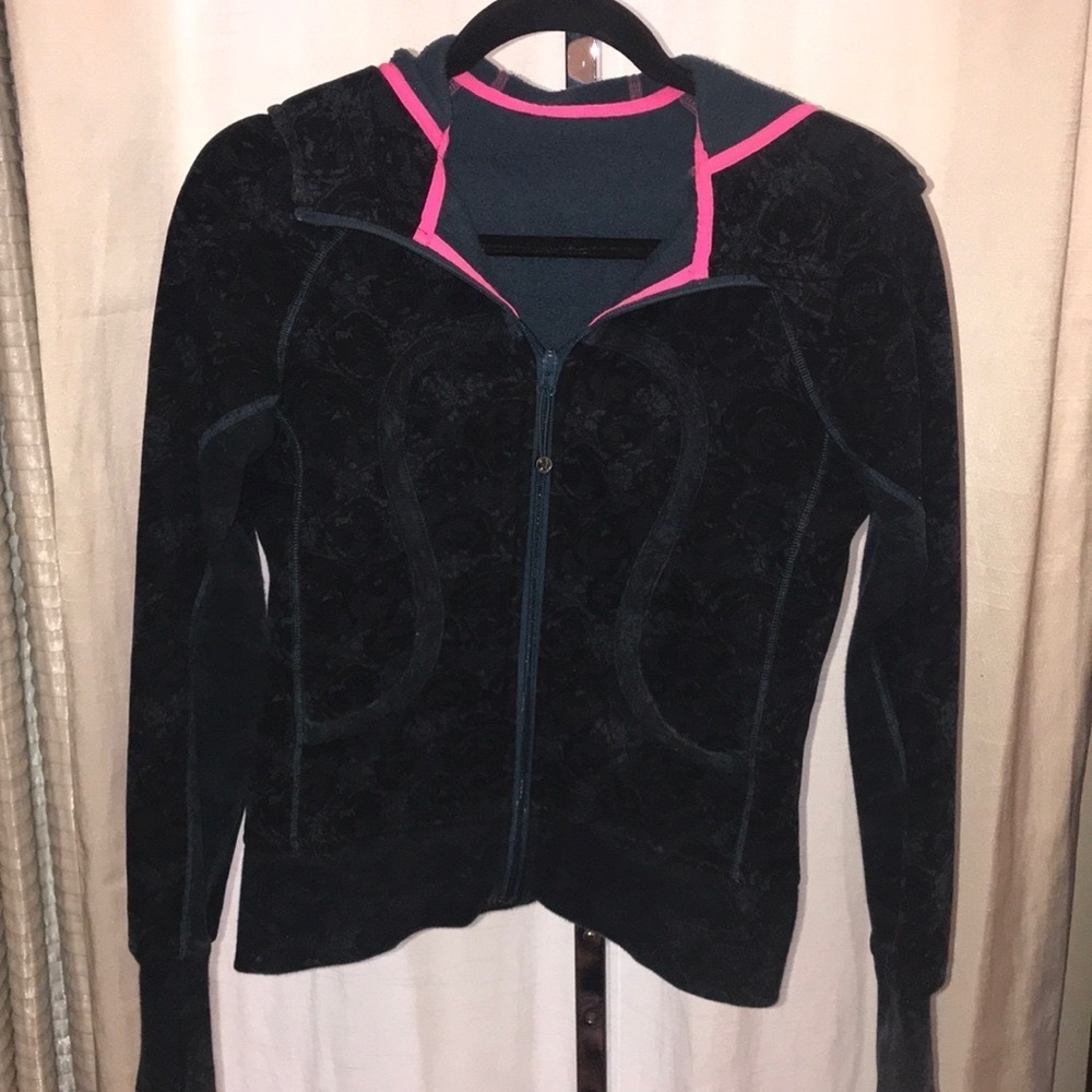 Lululemon LimitedEdition Paisley Navy Hoody 4